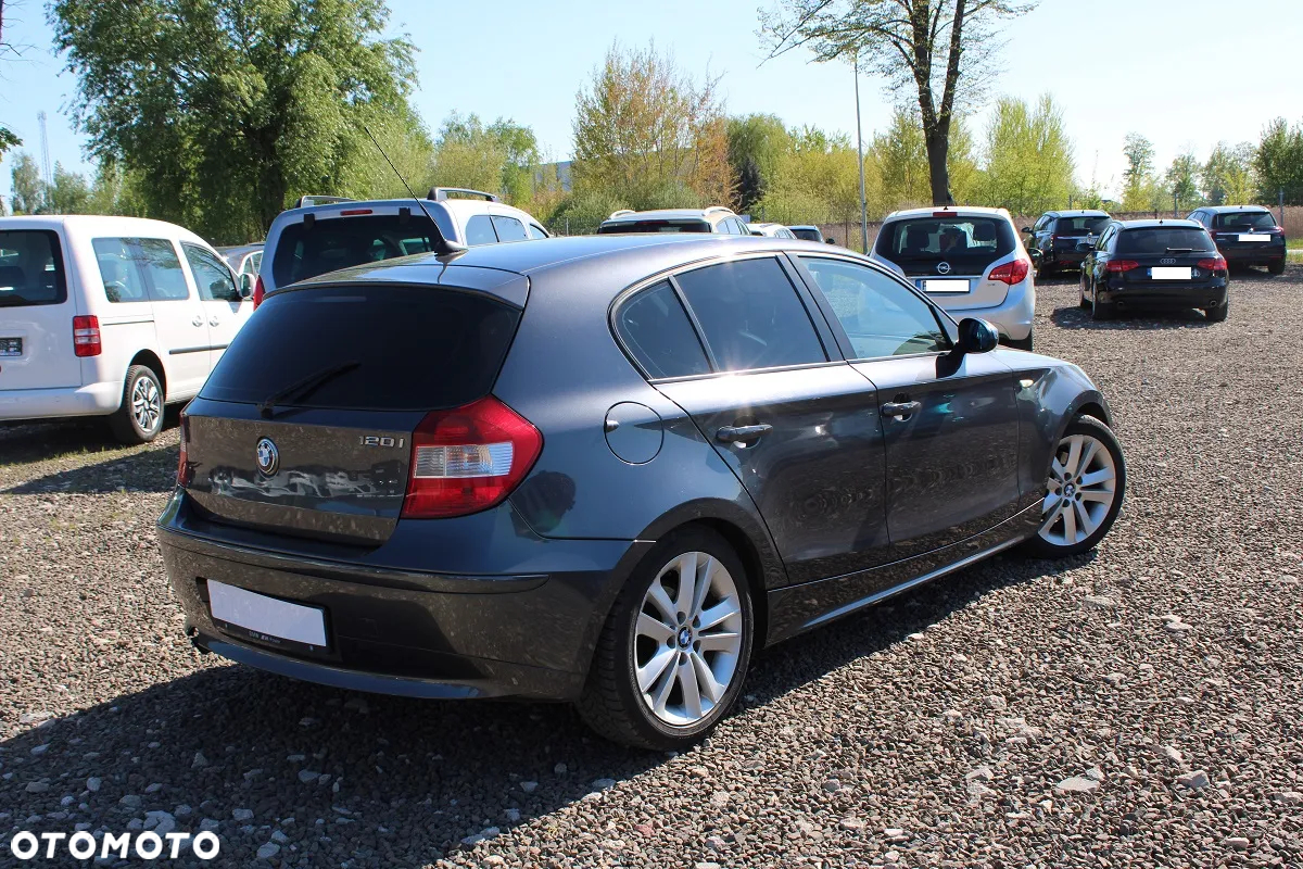 BMW Seria 1 120i - 5