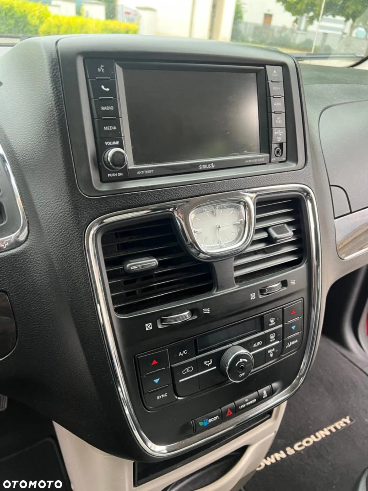 Chrysler Town & Country 3.6 Touring - 19