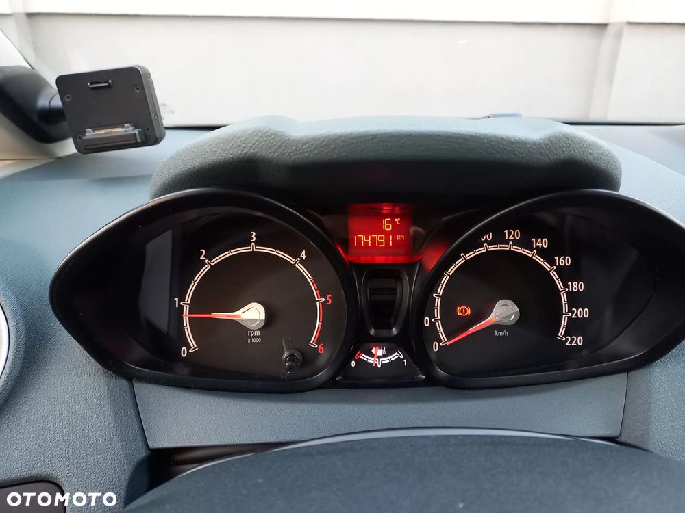 Ford Fiesta 1.6 TDCi DPF Trend - 10