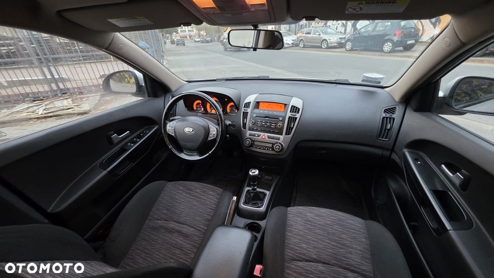 Kia Ceed 1.6 CRDi EX - 23