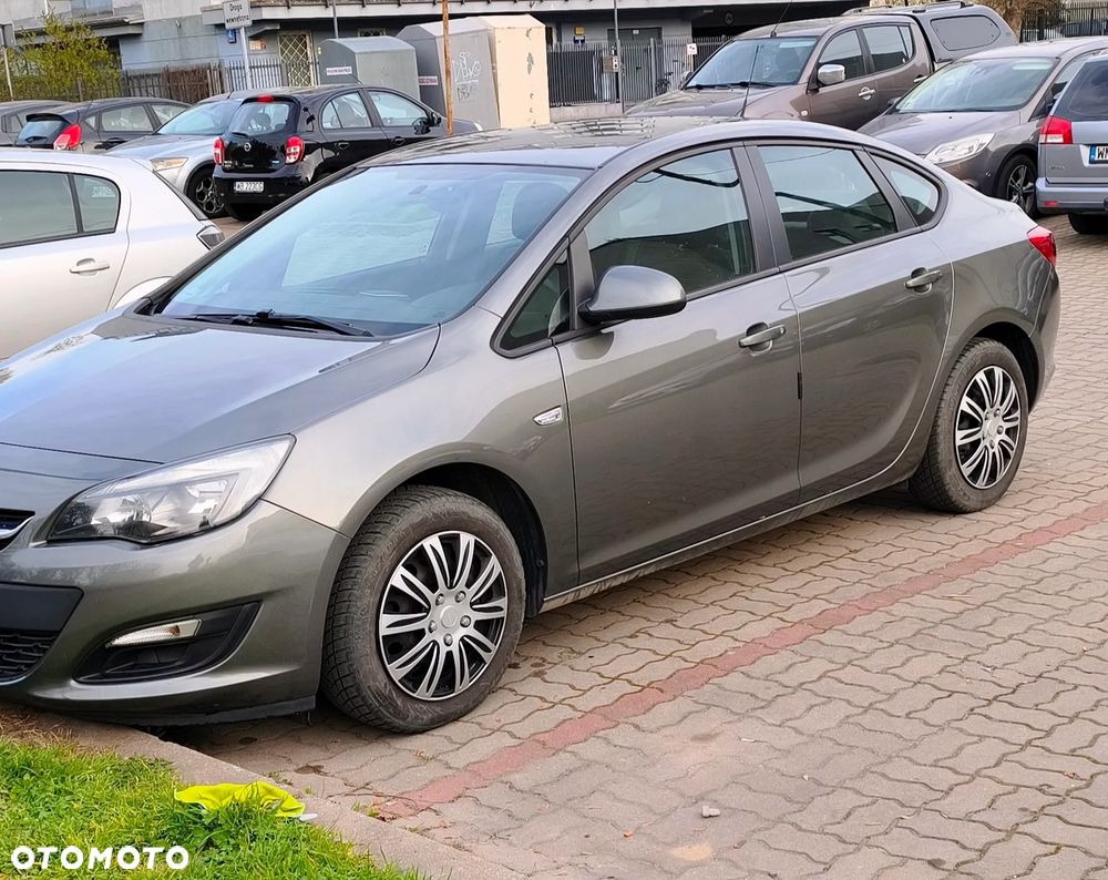 Opel Astra 1.6 EU6 - 1
