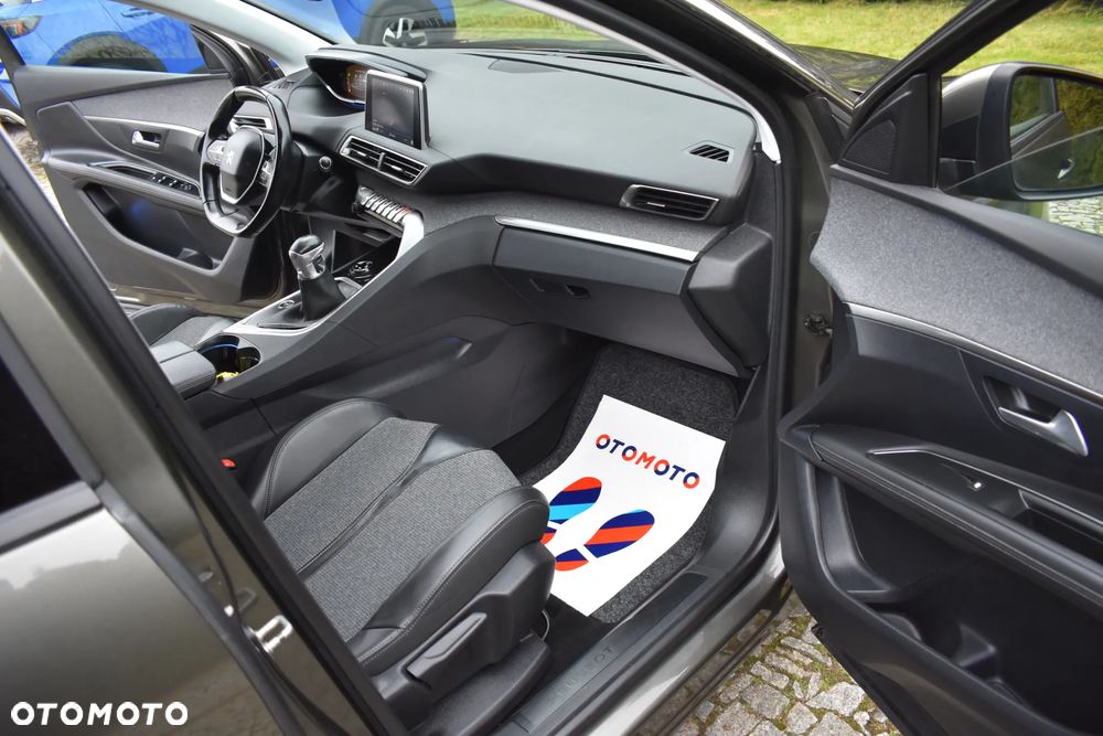 Peugeot 3008 PureTech 130 Stop & Start GPF Allure - 9