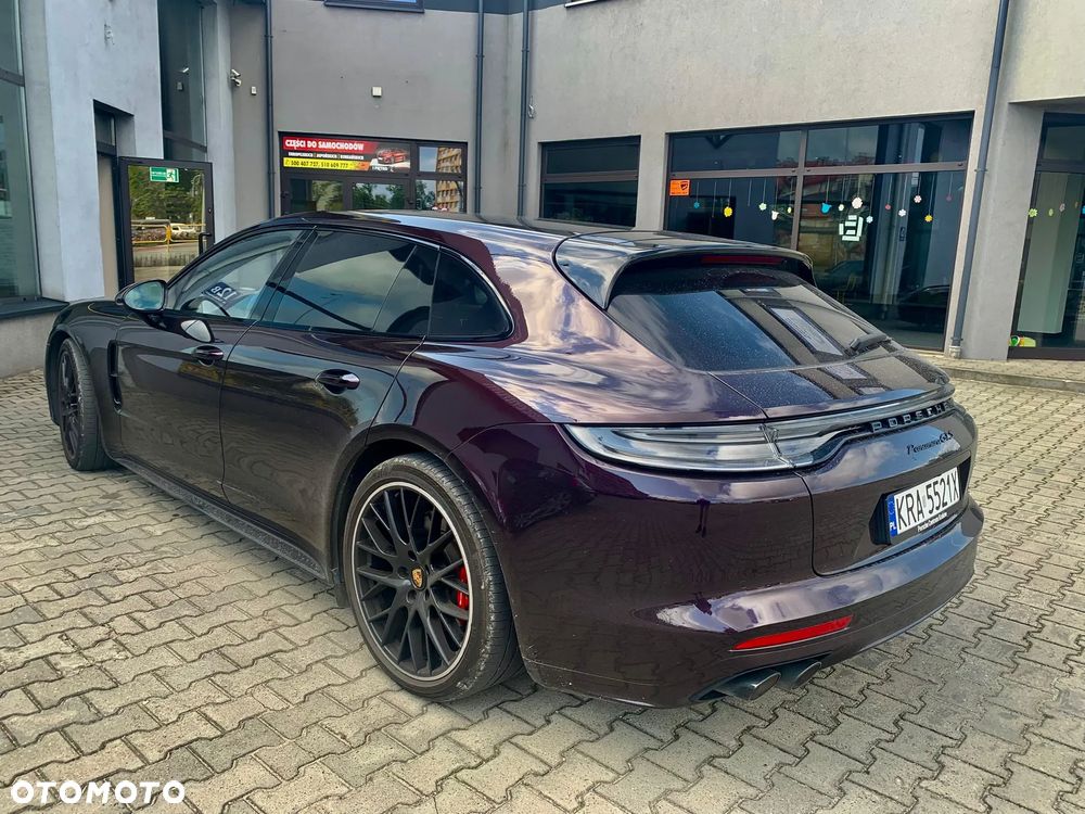 Porsche Panamera - 4