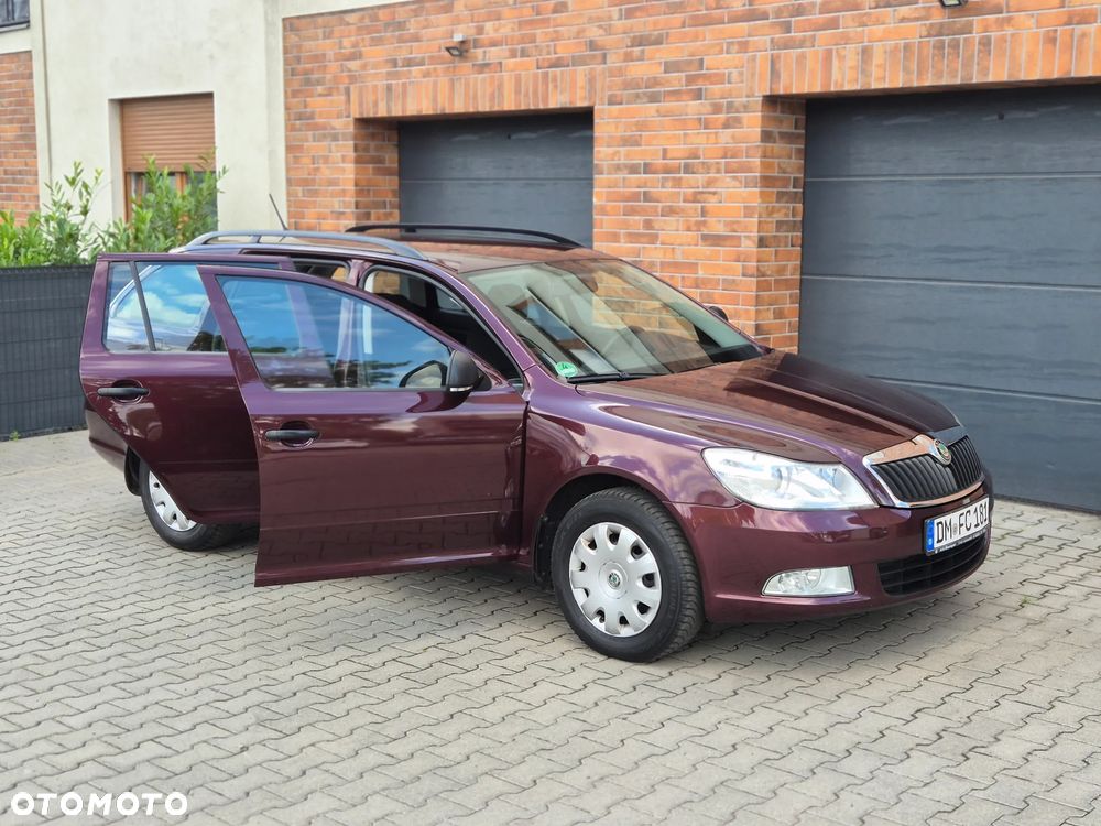 Skoda Octavia 1.6 Combi - 11