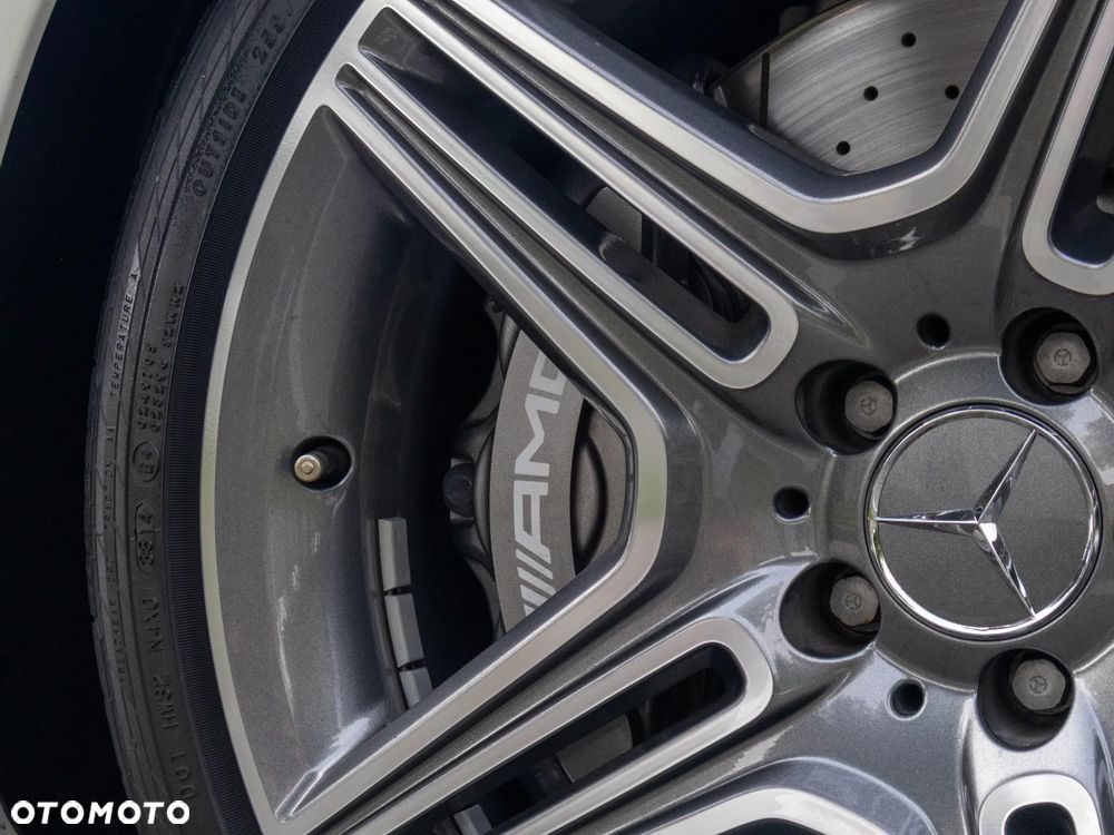 Mercedes-Benz SL 63 AMG - 37