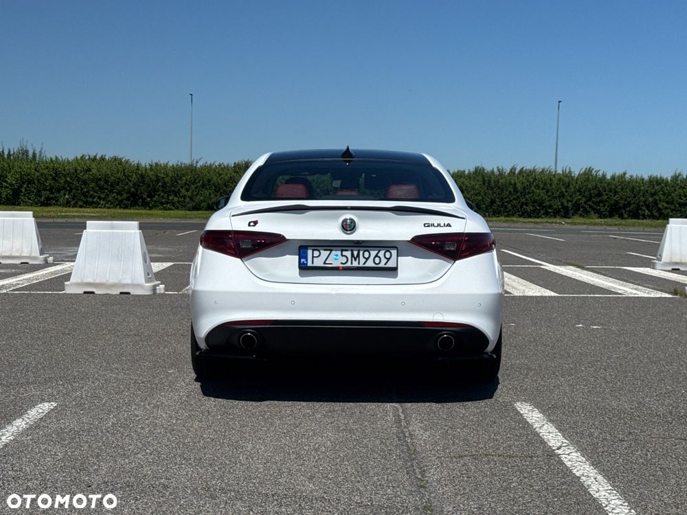 Alfa Romeo Giulia 2.0 Turbo TI Q4 - 4