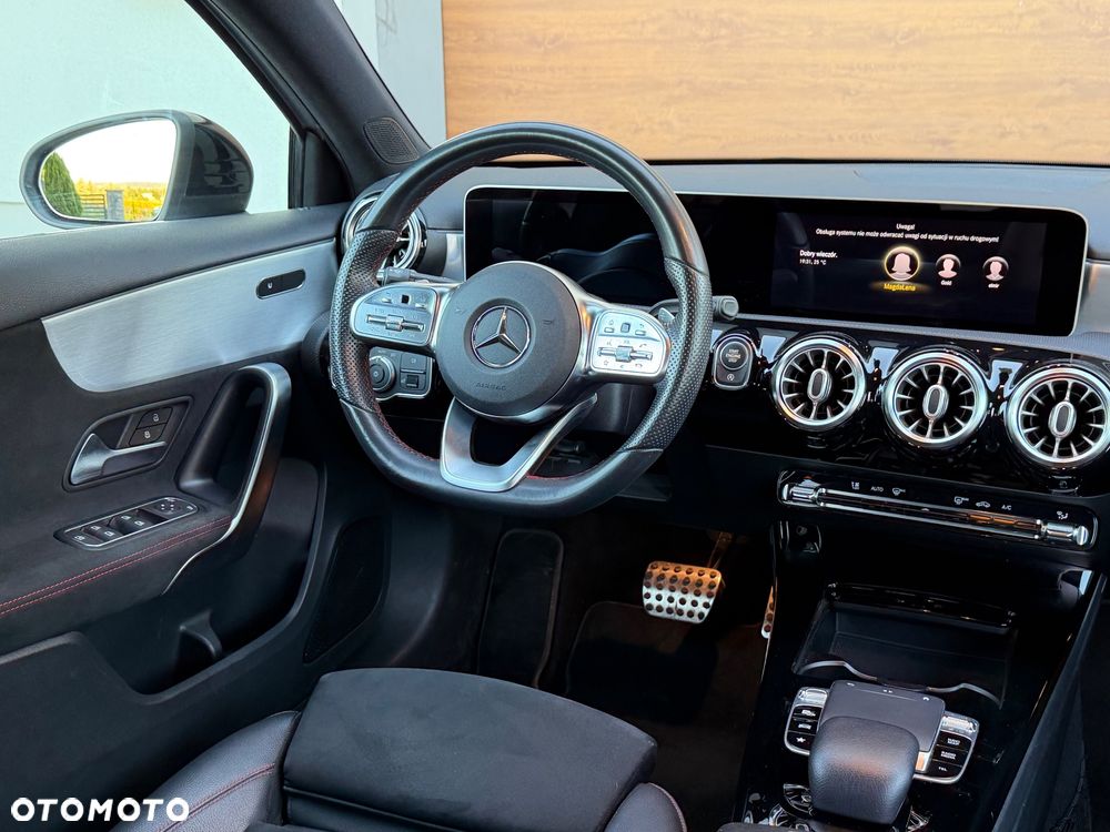 Mercedes-Benz Klasa A 200 7G-DCT AMG Line - 19