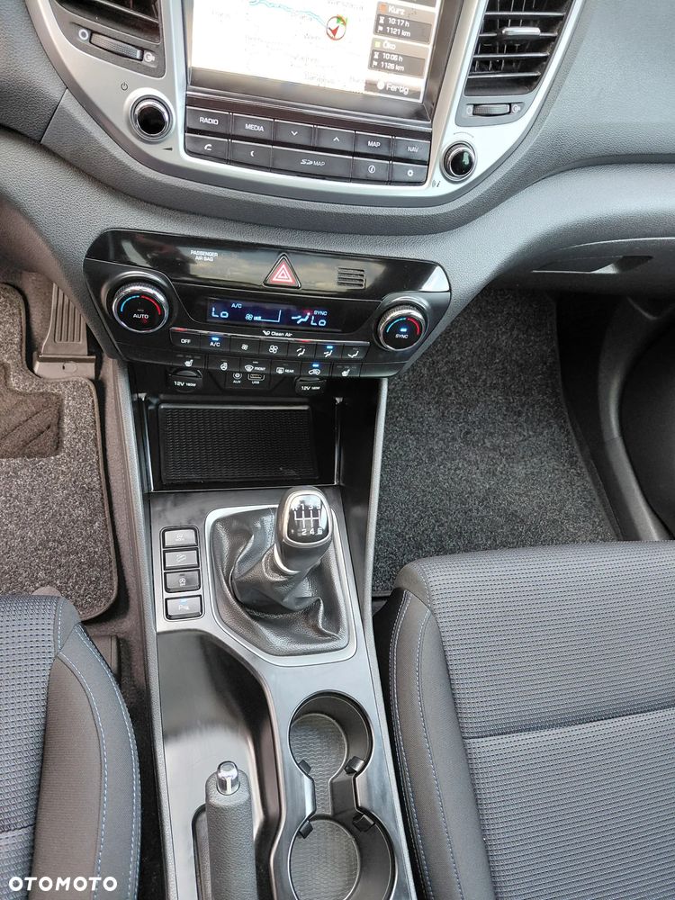Hyundai Tucson 2.0 CRDI BlueDrive Style 2WD - 36