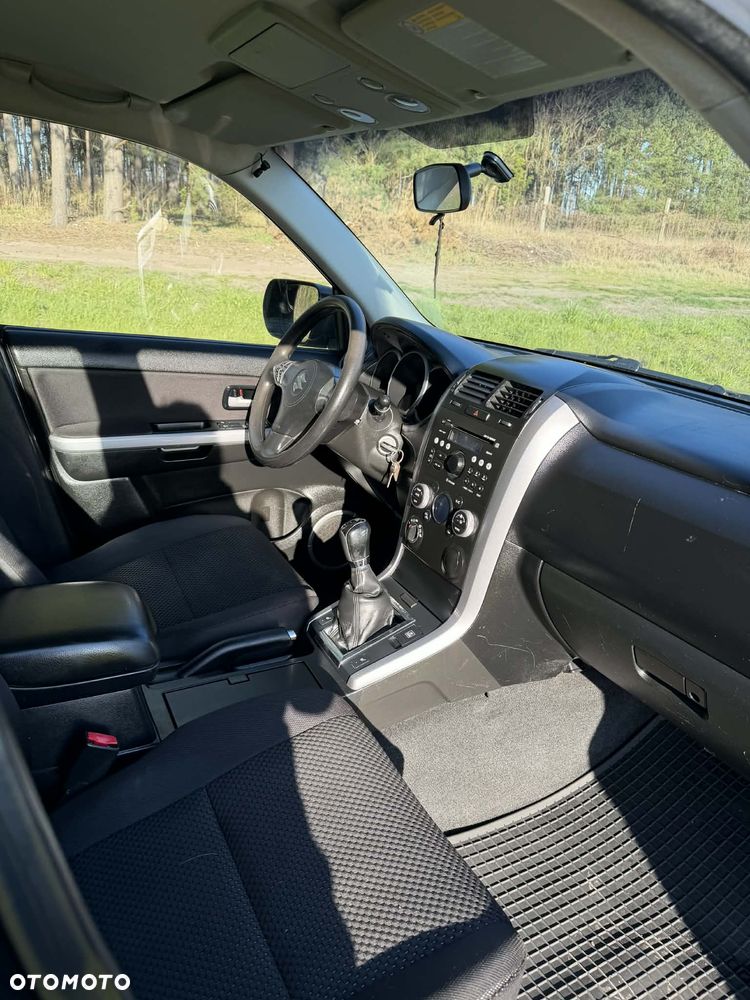 Suzuki Grand Vitara 2.0 - 7