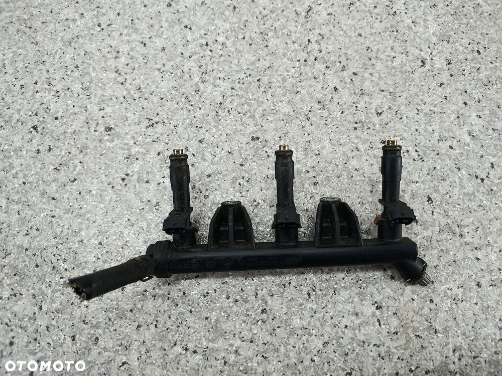 LISTWA WTRYSKOWA BENZYNA SKODA FABIA II 03D133329B 03D133319J 03D906031F - 2