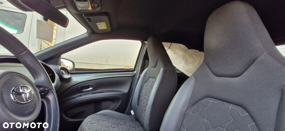 Toyota Aygo X 1.0 VVT-i Executive CVT - 31