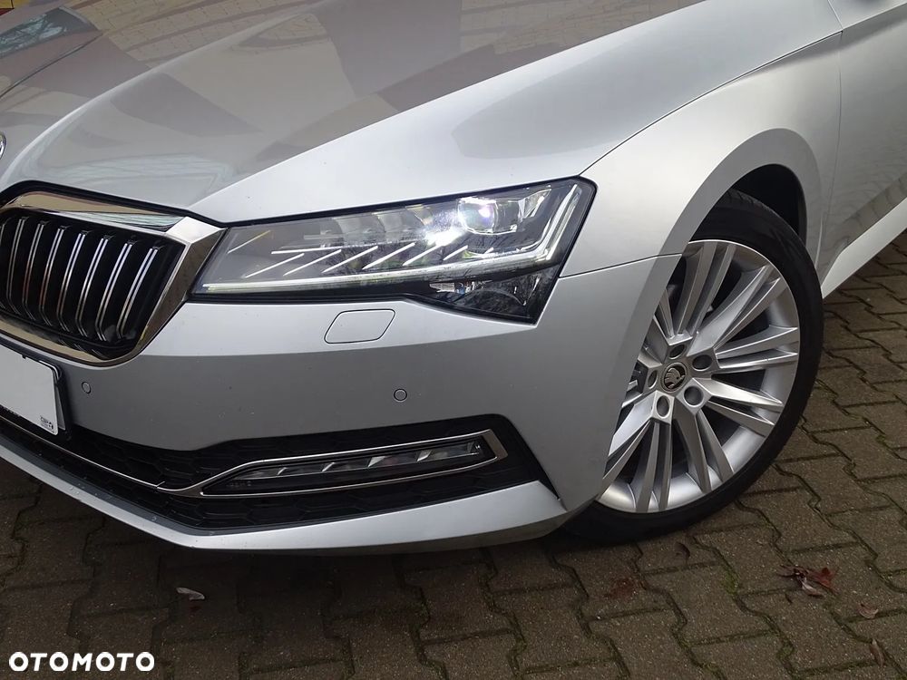 Skoda Superb 2.0 TDI SCR Style DSG - 21
