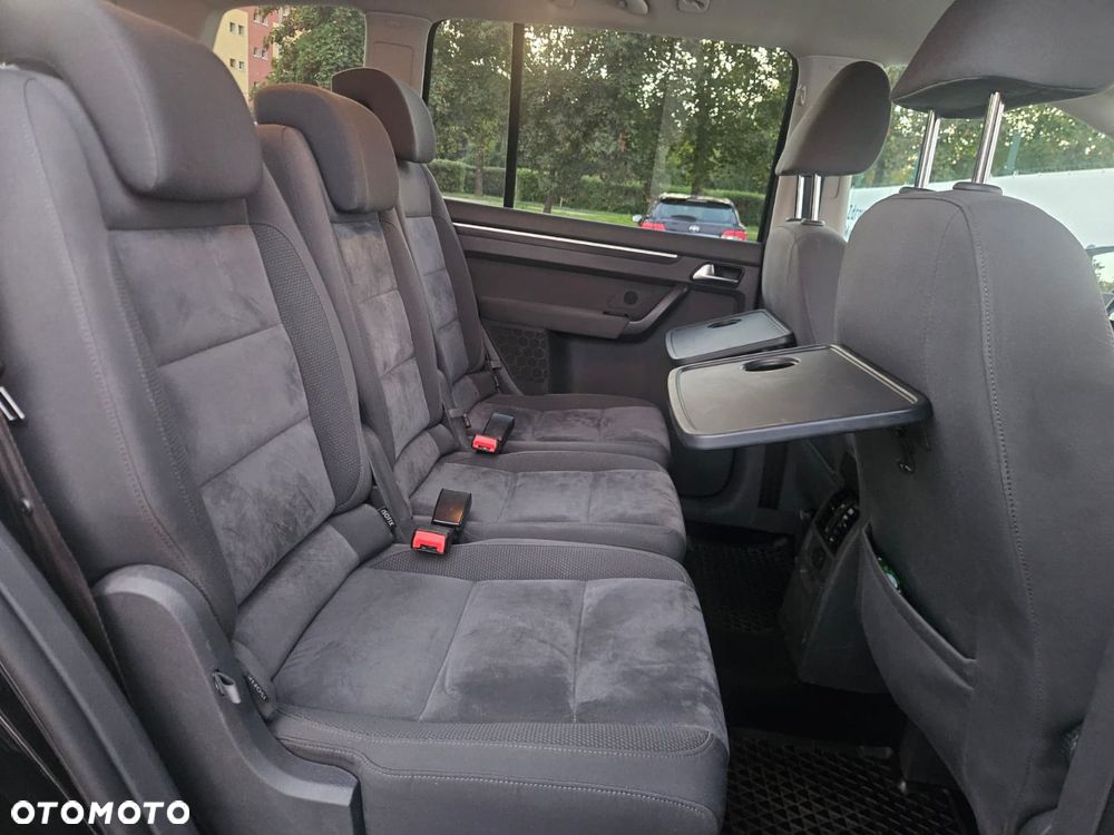 Volkswagen Touran 2.0 TDI DPF Highline - 8