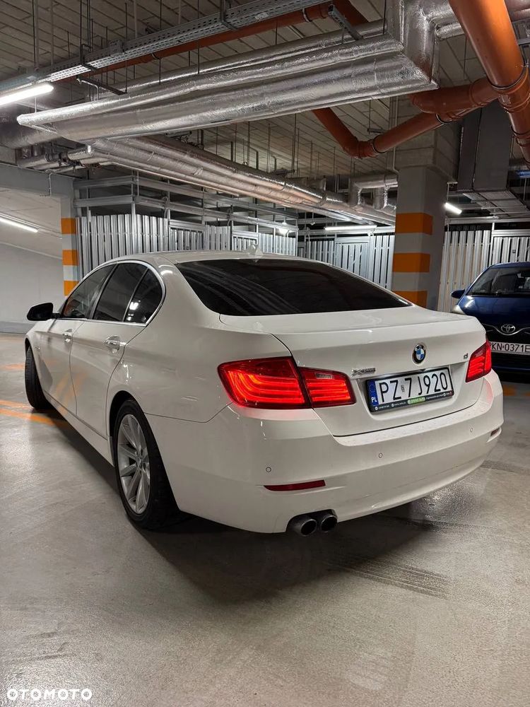 BMW Seria 5 530d xDrive Touring Luxury Line - 9