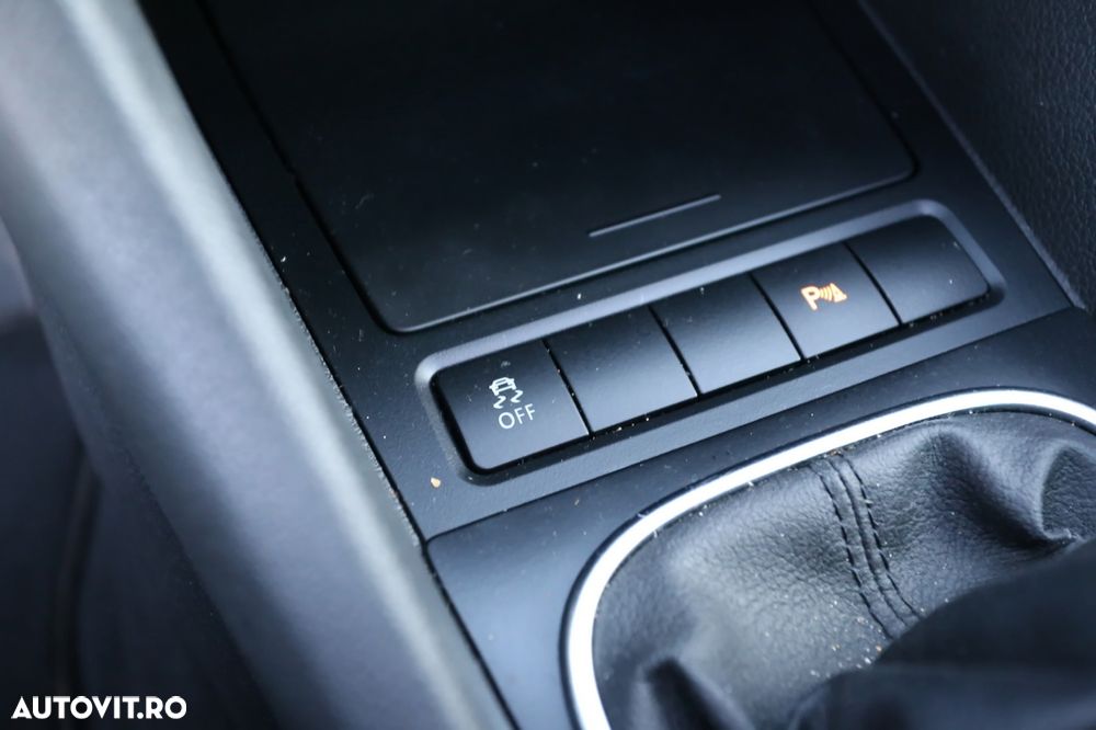 Volkswagen Golf 2.0 TDI Highline - 27