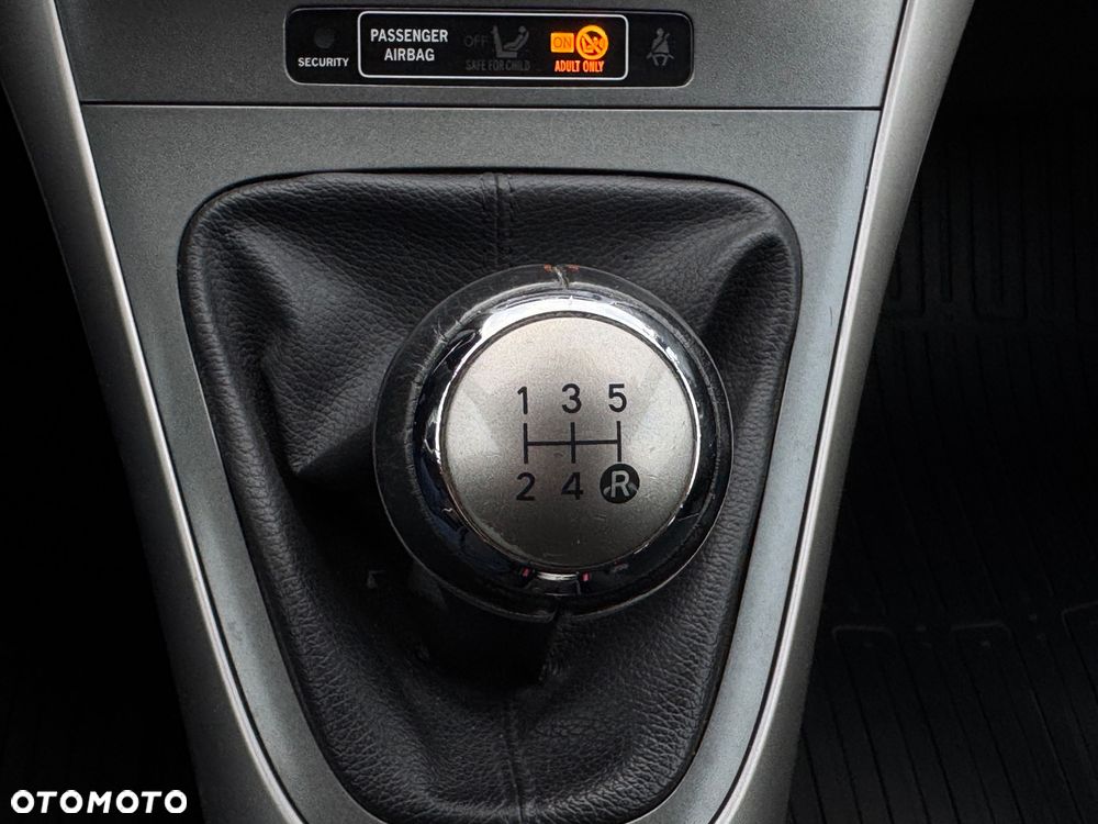 Toyota Auris 1.6 VVT-i Executive - 35