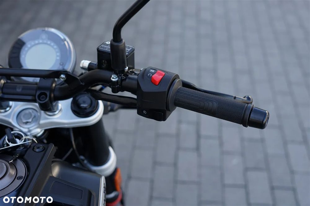 Husqvarna Svartpilen - 16