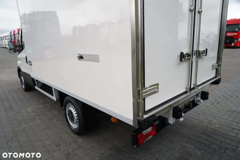 Iveco DAILY / 35-130 / HI-MATIC / CHŁODNIA  3,5 M / AGREGAT CARRIER  XARIOS 350 / KAMERA COFANIA - 11
