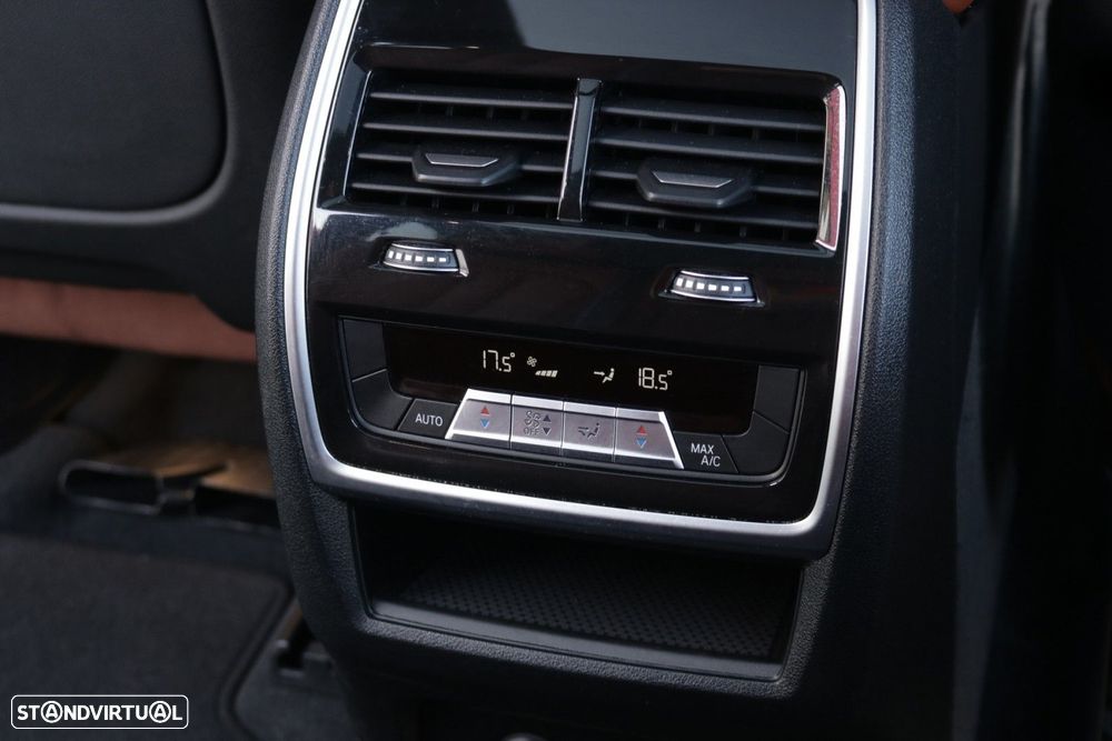 BMW X5 50 e xDrive Pack M Desportivo Pro - 37