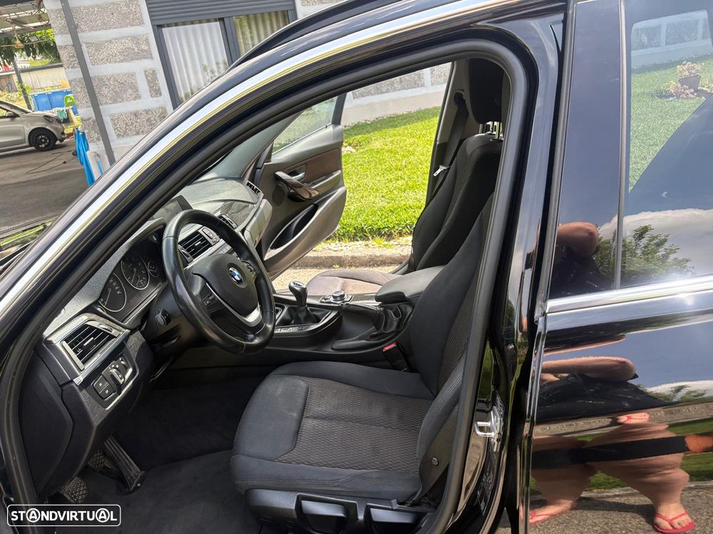 BMW 320 d Luxury Line - 19