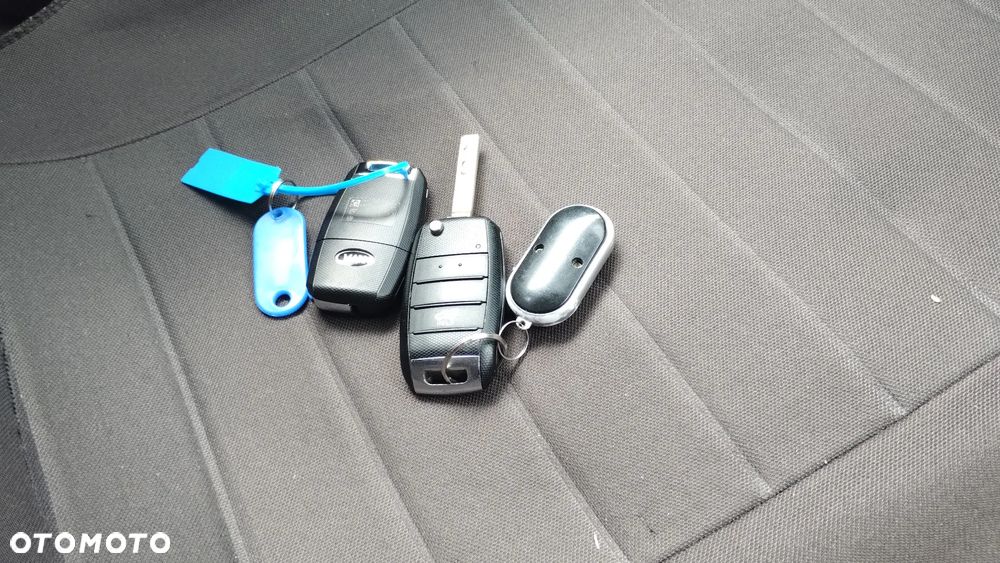 Kia Rio 1.2 L - 9