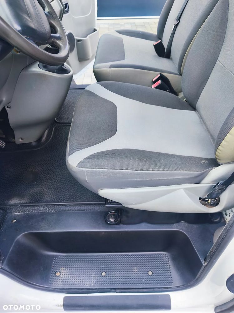 Renault Trafic - 17