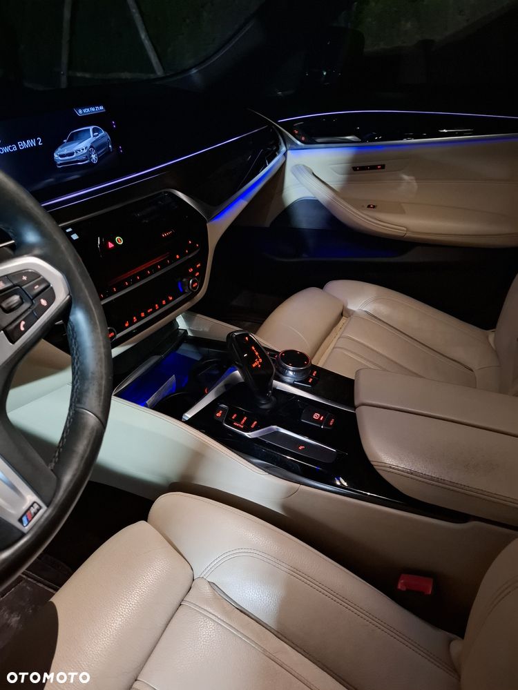 BMW Seria 5 M550i xDrive - 20