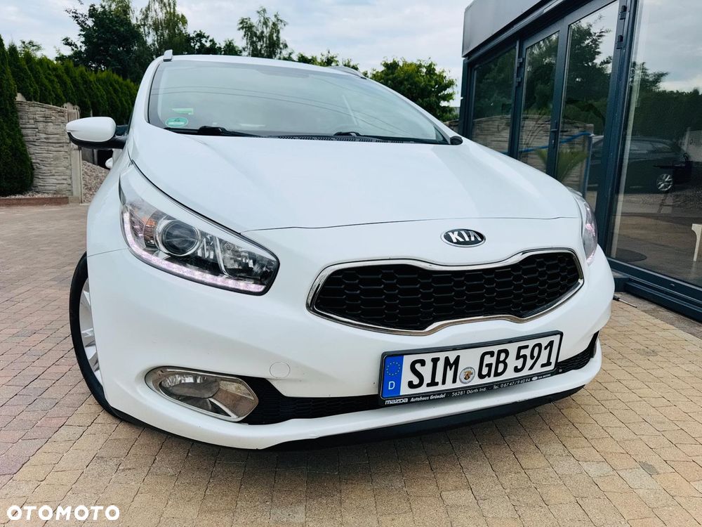 Kia Ceed 1.6 GDI Dream Team Edition - 3