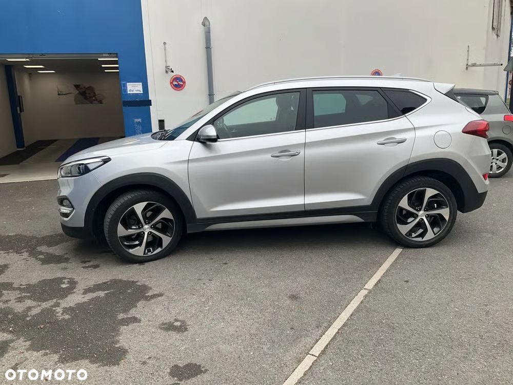 Hyundai Tucson 1.7 CRDI BlueDrive Style 2WD - 9