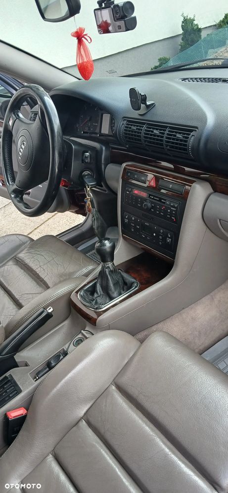 Audi A4 Avant 2.5 TDI - 5