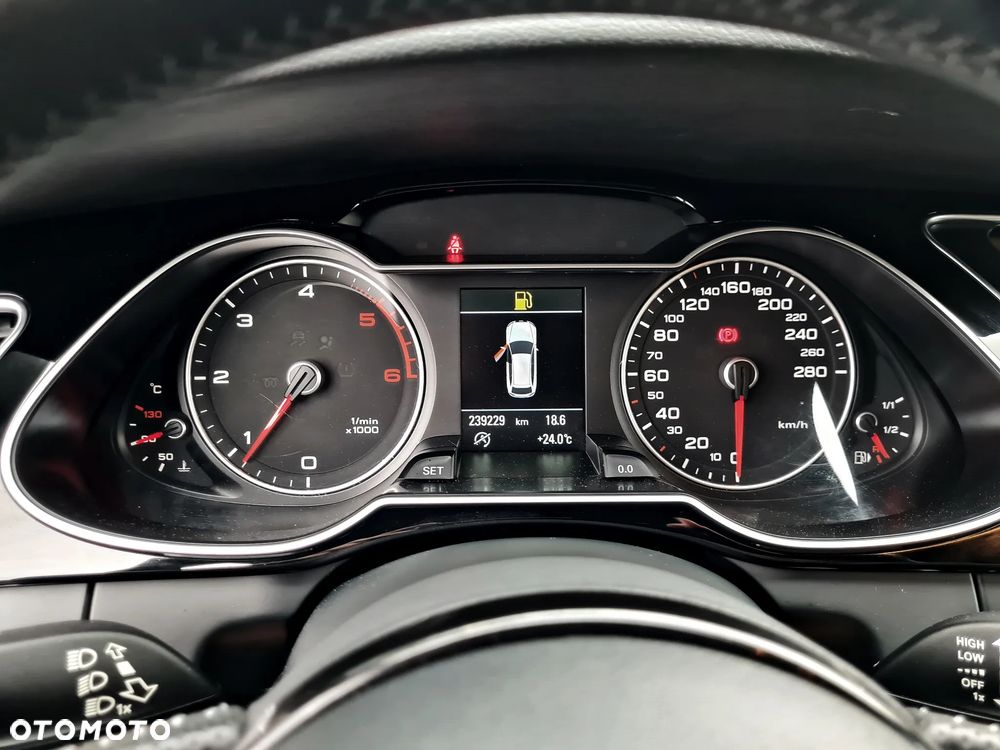 Audi A4 Avant 2.0 TDI DPF clean diesel quattro S line Sportpaket - 30