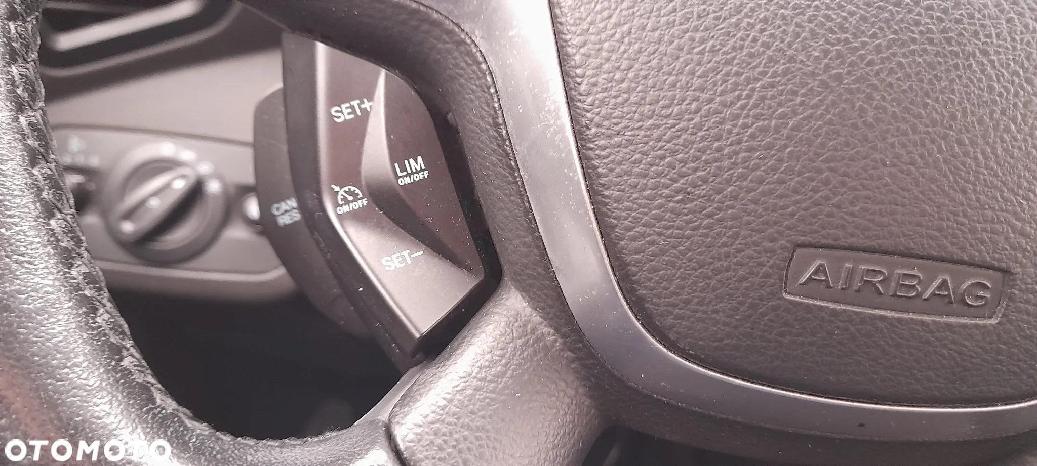Ford Kuga 1.5 EcoBoost 2x4 Business Edition - 32