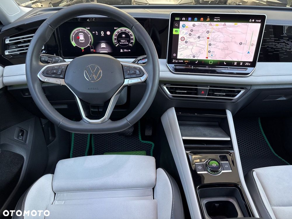 Volkswagen Tiguan - 11