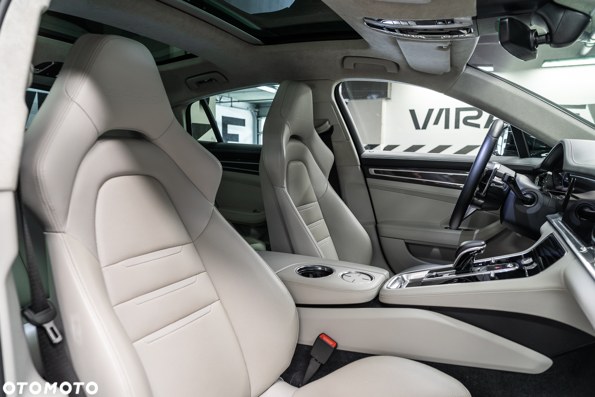 Porsche Panamera - 19