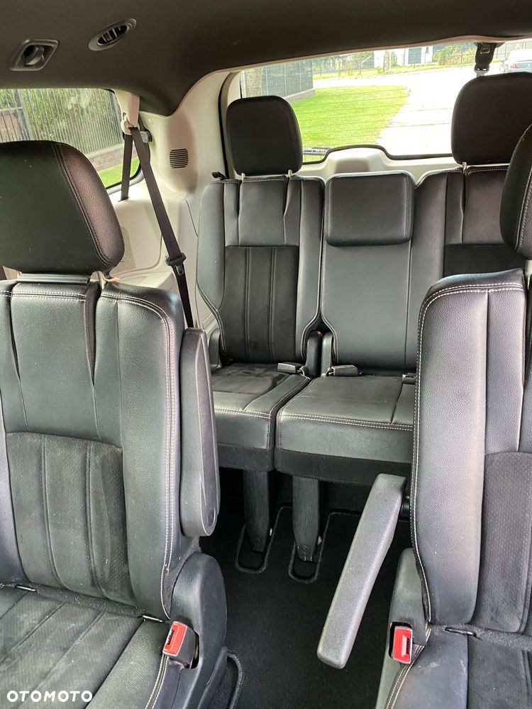 Dodge Grand Caravan - 17