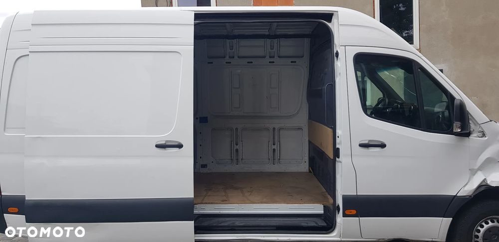 Mercedes-Benz Sprinter - 21