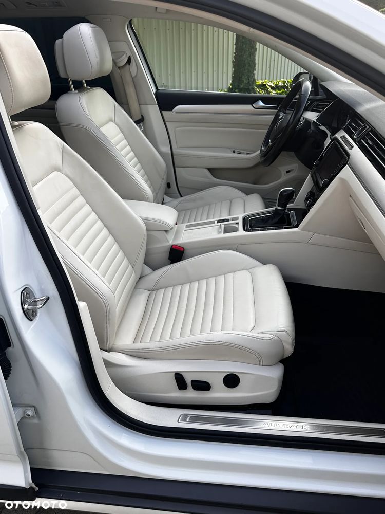 Volkswagen Passat Alltrack 2.0 TDI SCR 4Motion DSG - 10