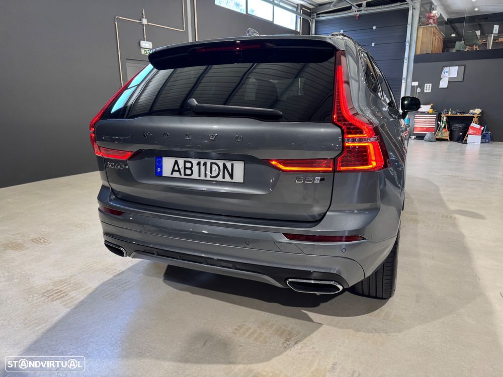 Volvo XC 60 2.0 B5 R-Design AWD - 8