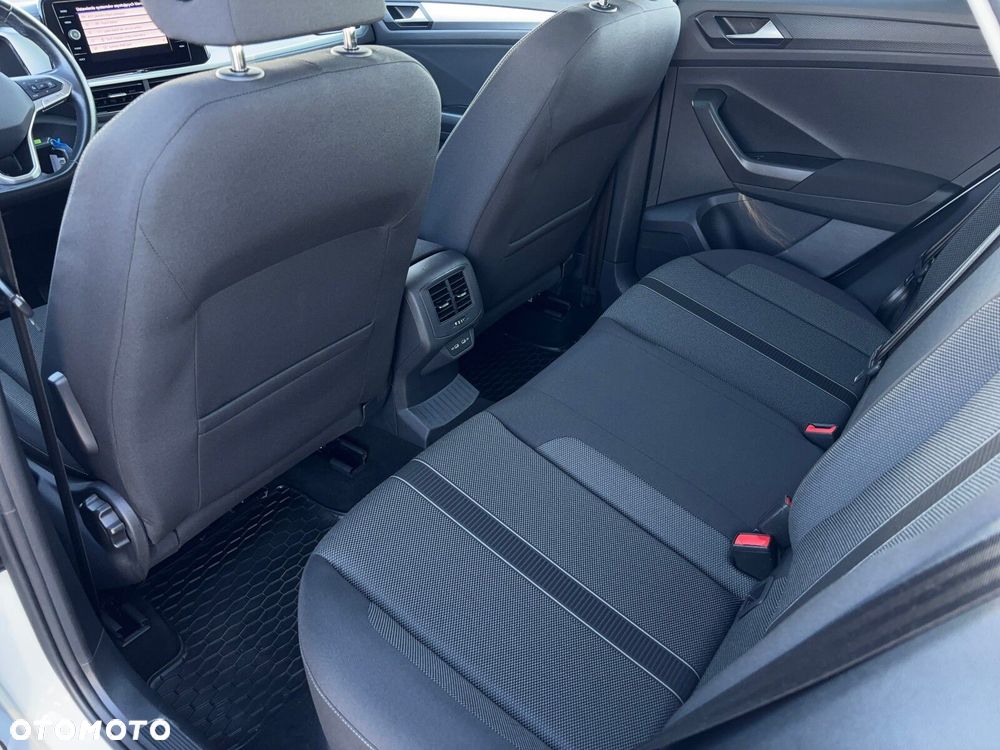 Volkswagen T-Roc - 24