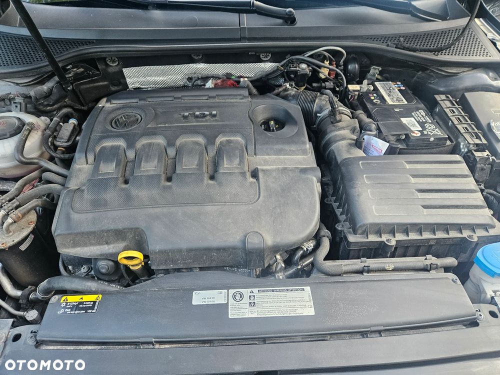 Volkswagen Passat - 8