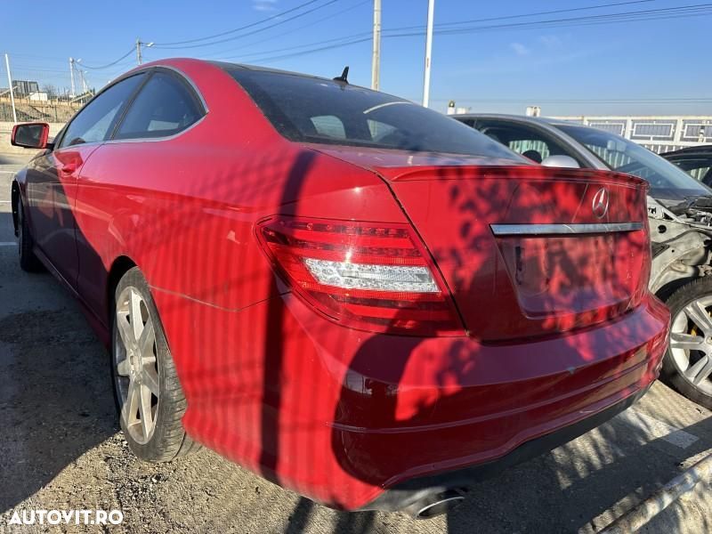 Aripa spate stanga Mercedes C-class facelift (2011-2015) [w204] - 1