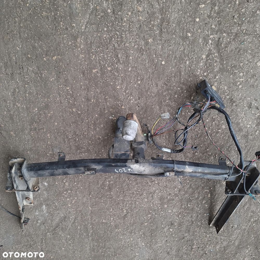 HAK HOLOWNICZY MERCEDES W203 - 1