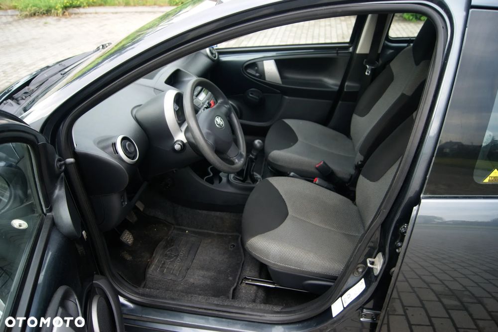 Toyota Aygo Connect - 18