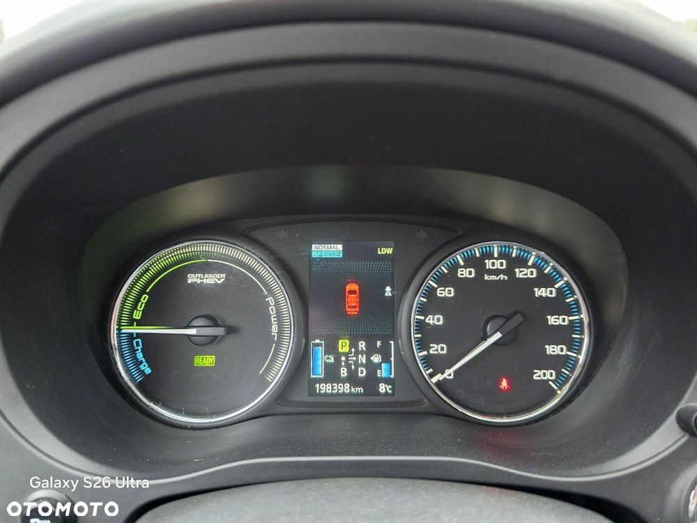 Mitsubishi Outlander - 34