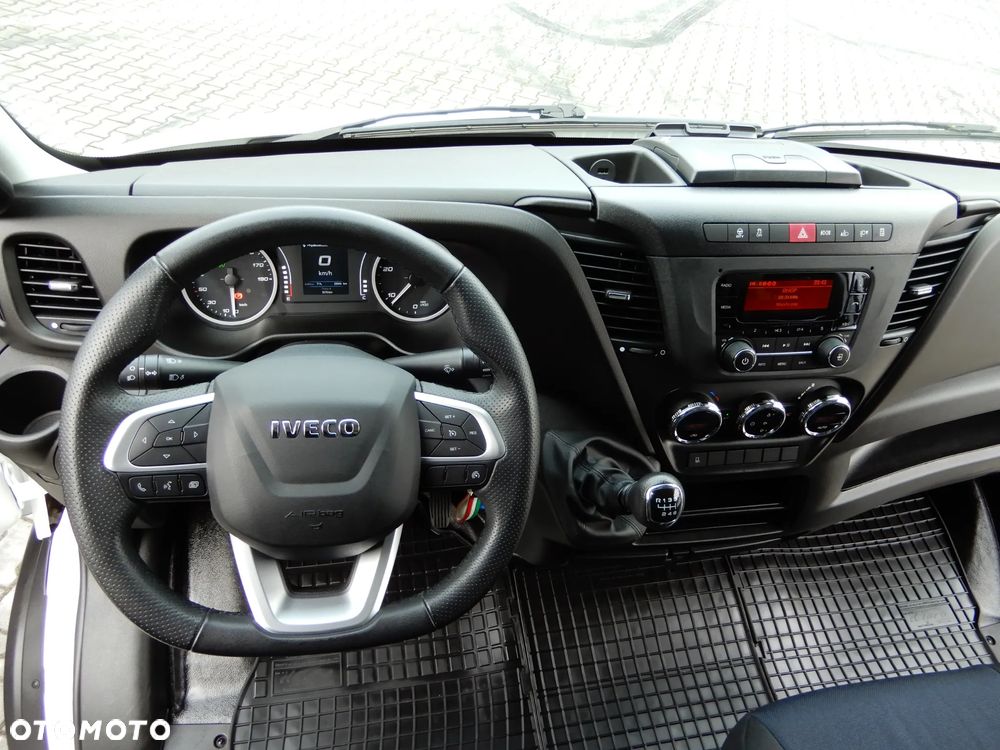 Iveco DAILY 35S18 Kontener 5047 mm 10.E.Palet Boczne Drzwi Ładowność 930 Kg WZMACNIANY Rozstaw Osi 4100 mm FULL LED Przebieg 25 Tys Km Stan Jak Nowy UNIKAT POLECAM - 37