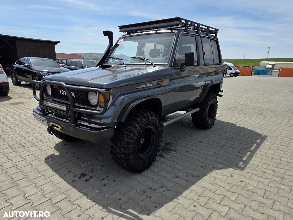 Toyota Land Cruiser - 2