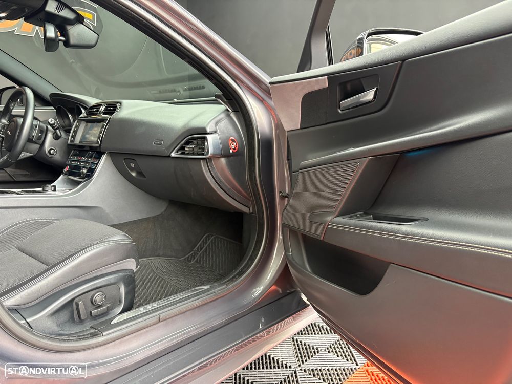 Jaguar XE 20d Aut. R-Sport - 38