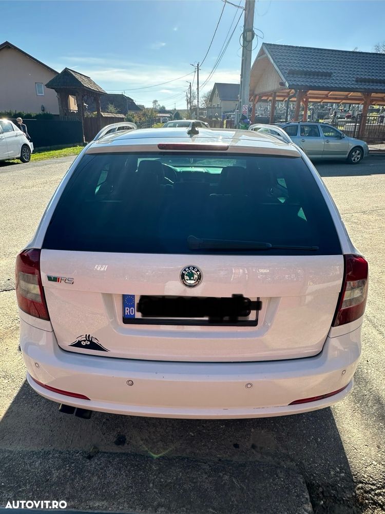 Skoda Octavia Combi 2.0 TDI RS DSG - 7