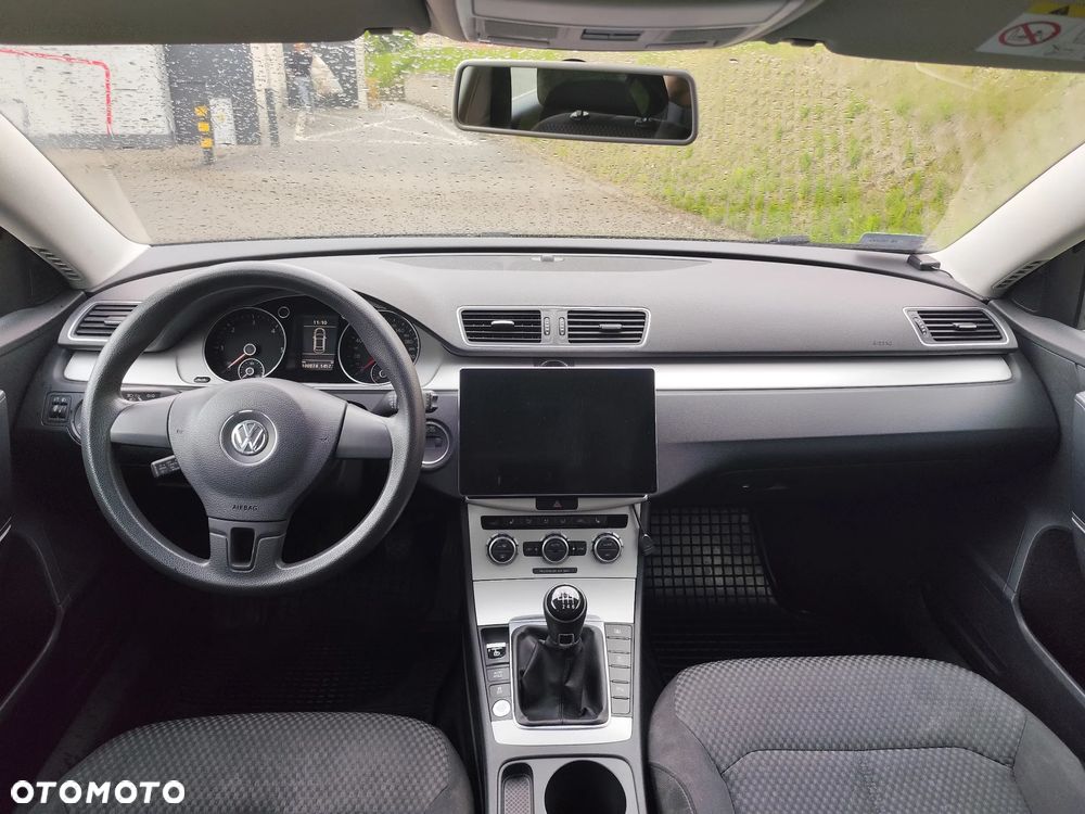 Volkswagen Passat 2.0 TDI Trendline - 5