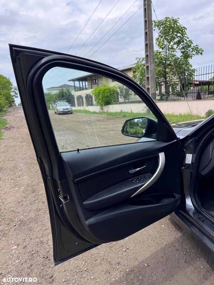 BMW Seria 3 318d Aut. Luxury Line - 17